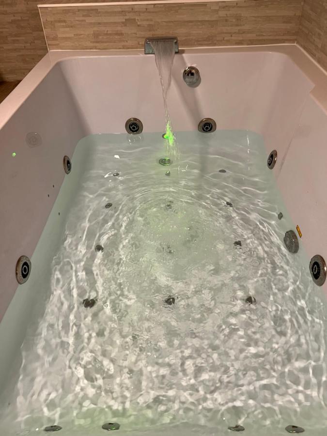 Magnifique Loft 35M2 Jacuzzi Rvb Night 1 Hotel Amiens Exterior photo